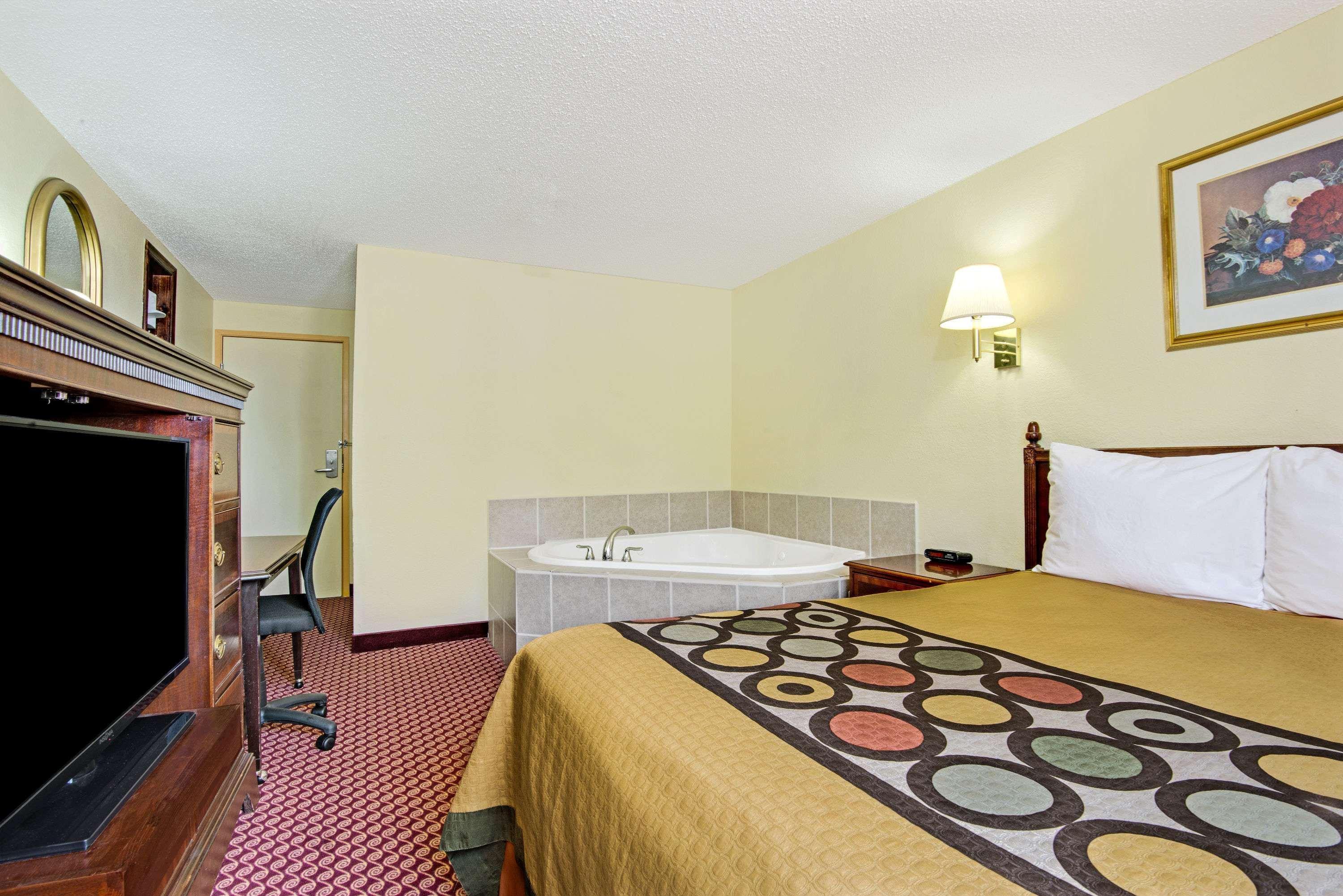 Baymont Inn & Suites By Wyndham Liberty Extérieur photo