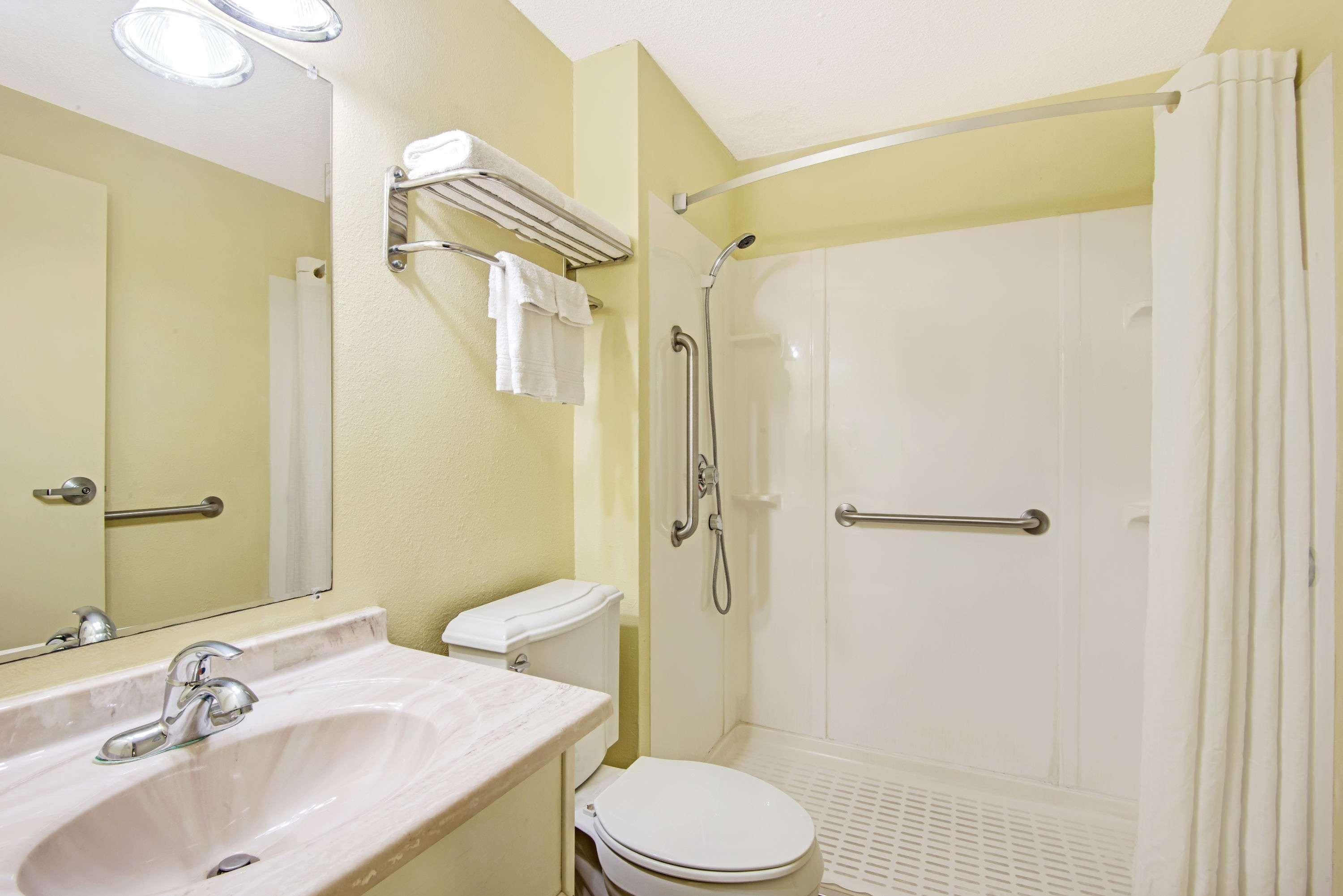 Baymont Inn & Suites By Wyndham Liberty Extérieur photo