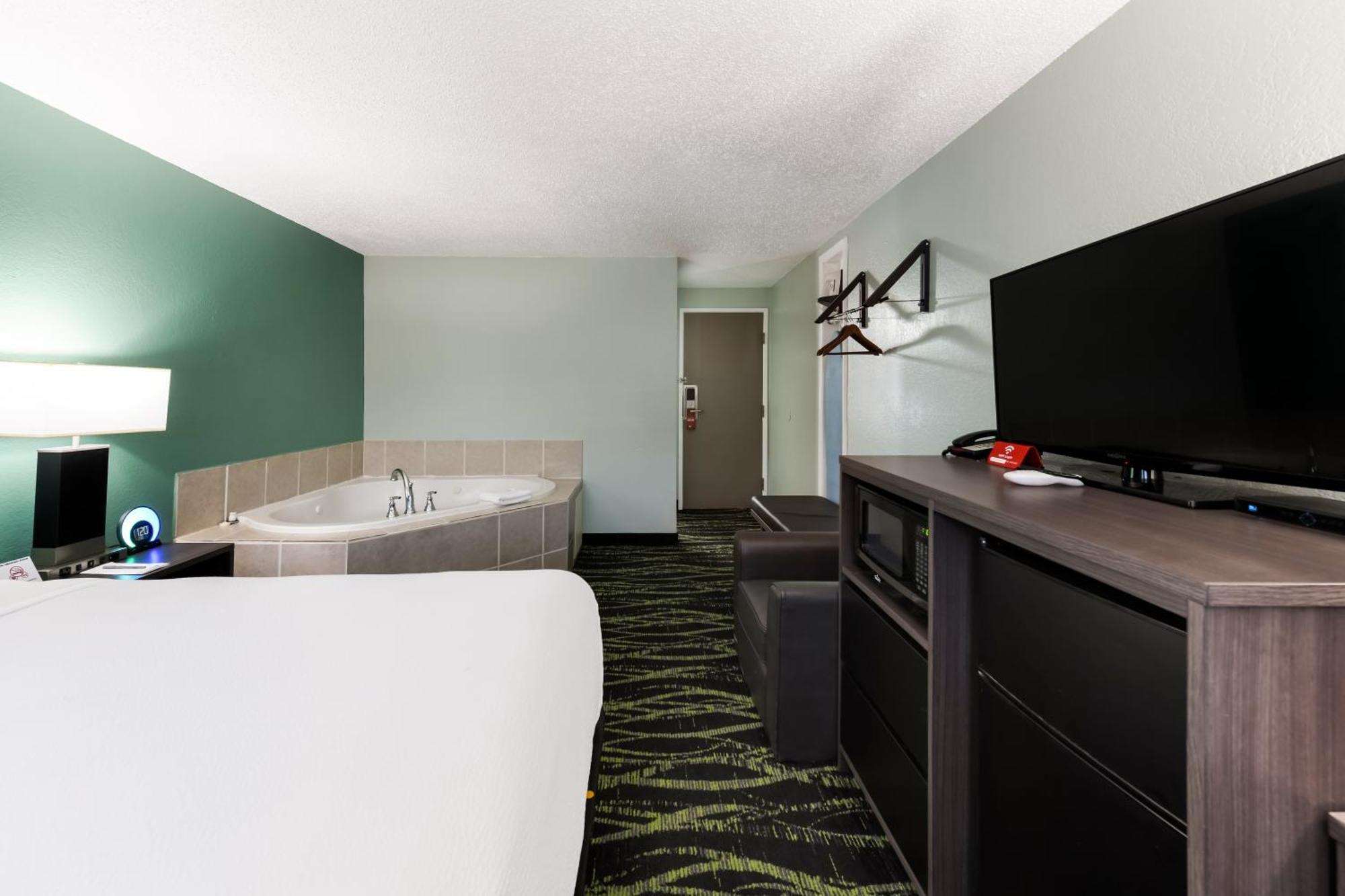Baymont Inn & Suites By Wyndham Liberty Extérieur photo
