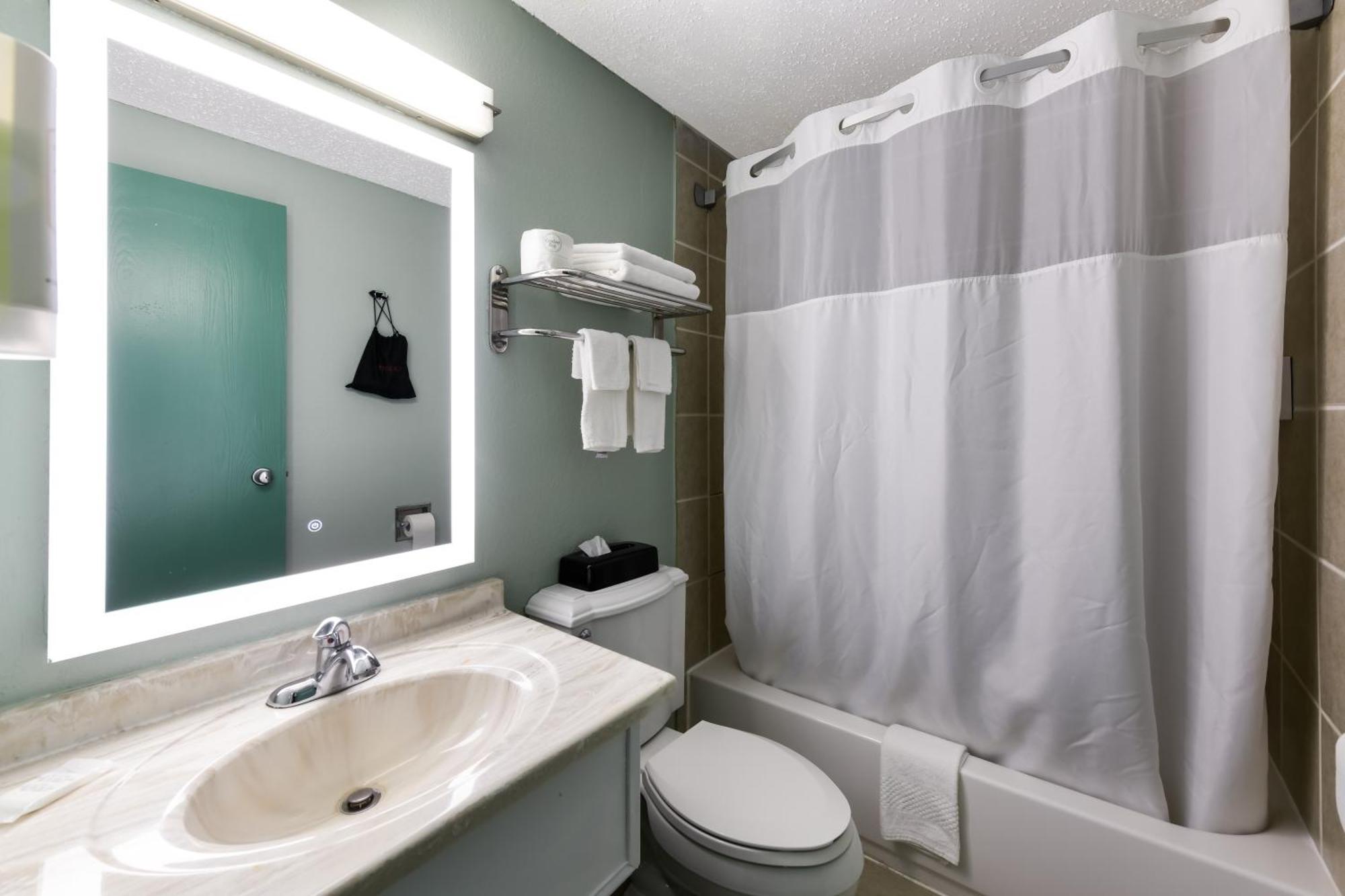 Baymont Inn & Suites By Wyndham Liberty Extérieur photo
