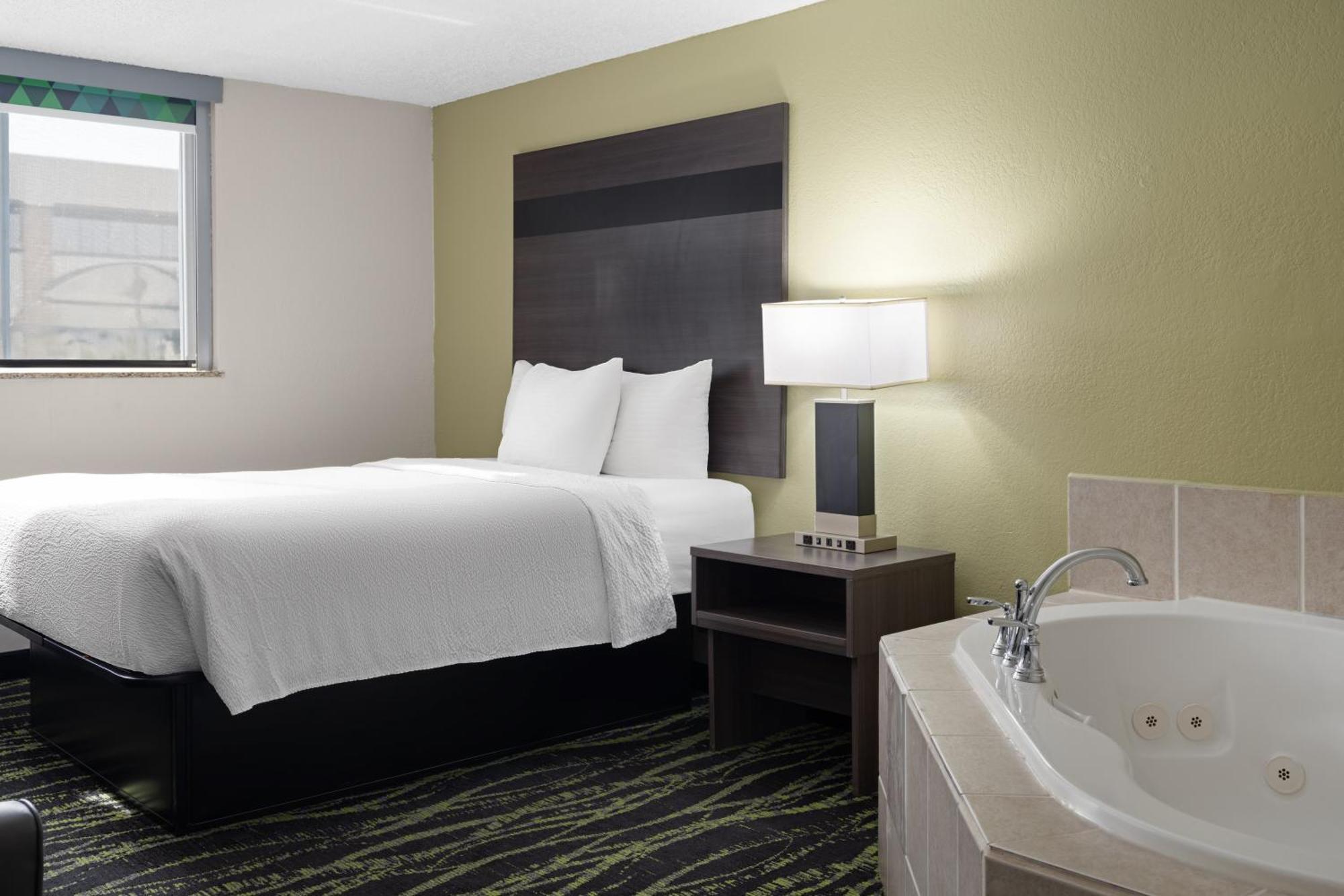 Baymont Inn & Suites By Wyndham Liberty Extérieur photo