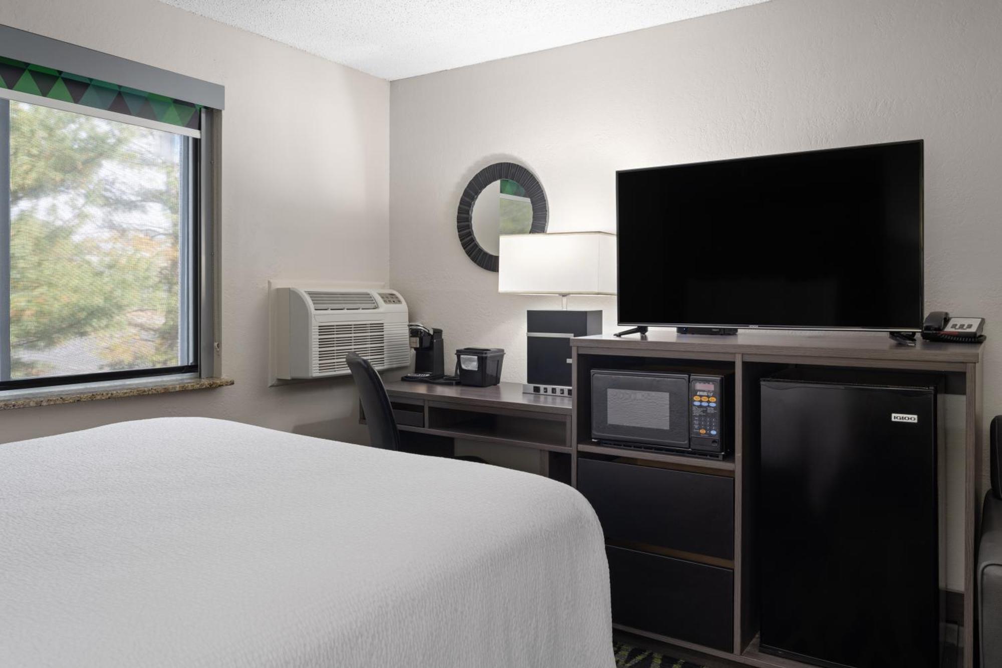 Baymont Inn & Suites By Wyndham Liberty Extérieur photo